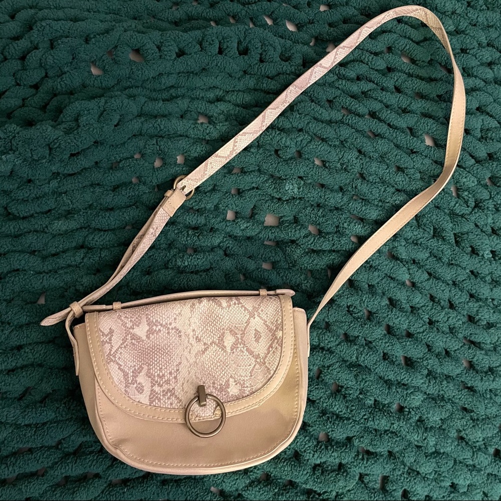 Universal Thread crossbody handbag